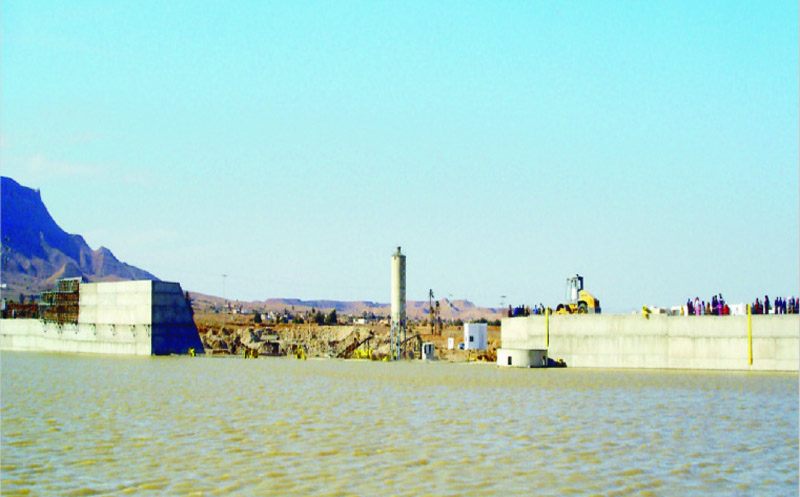30、突尼斯達(dá)巴卜蓄水壩.JPG