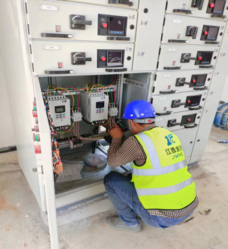 抗洪搶險(xiǎn)報(bào)導(dǎo)-迎“汛”而上，奔赴前線 -348.png