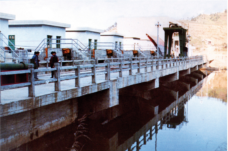 三門(mén)灘水電站閘門(mén)制作及機(jī)組安裝